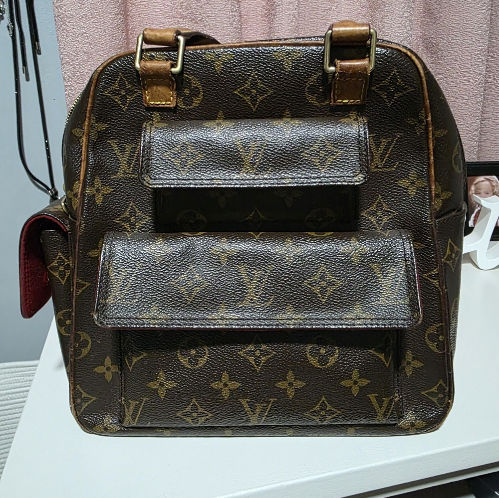 AUTHENTIC Louis vuitton Excentri Cite Bag